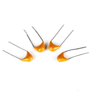 獨(dú)石電容器是多層陶瓷電容器的別稱， 簡(jiǎn)稱MLCC